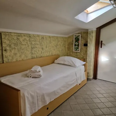 Casa Vittoria Punta Gro Con Piscina * Sirmione