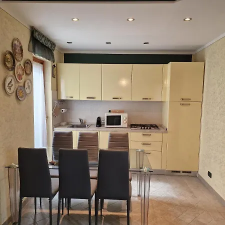 Appartamento Casa Vittoria Punta Gro Con Piscina Sirmione