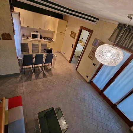 Casa Vittoria Punta Gro Con Piscina Appartamento Sirmione